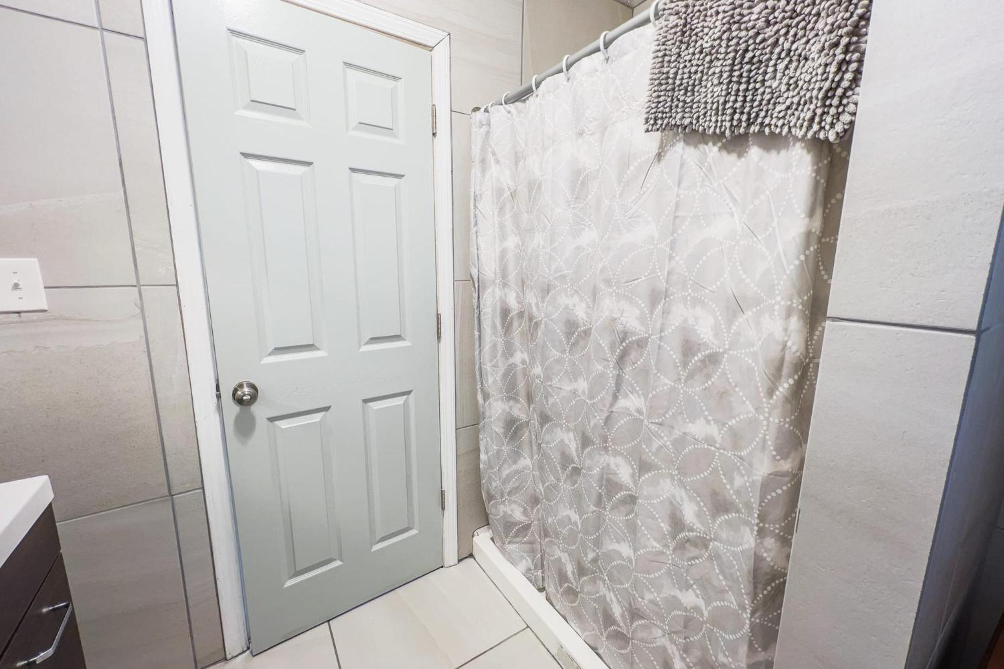 Large 6Br, 6 Bath In The City Of نياغارا فالس، نيويورك المظهر الخارجي الصورة