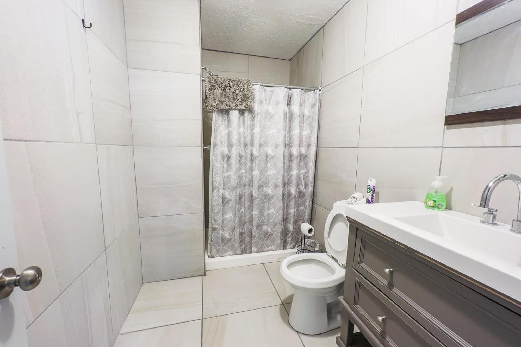 Large 6Br, 6 Bath In The City Of نياغارا فالس، نيويورك المظهر الخارجي الصورة